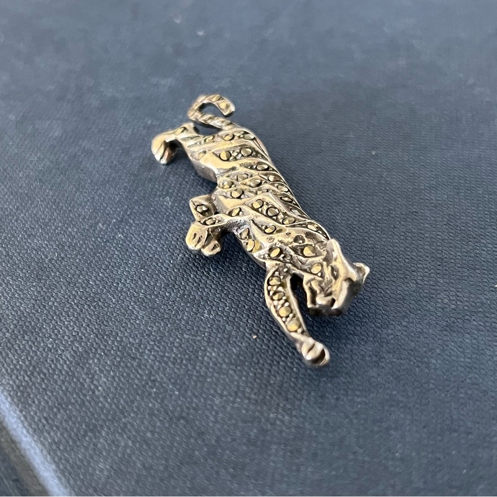 925 PANTHER LEOPARD EXQUISITE Marcasite Sterling Silver Signed Brooch Pin Gift - Picture 16 of 17
